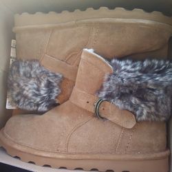 Bearpaw Womam Boots Size 10