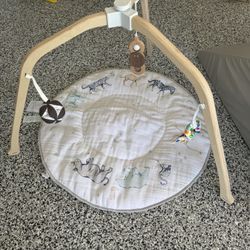 Lovevery Play Gym w/ Animal Mat