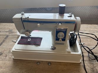 Vintage Husqvarna Viking Model 539 Sewing Machine – Tested & Working