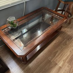 Wooden Coffee Table & Side Table With Lamp 