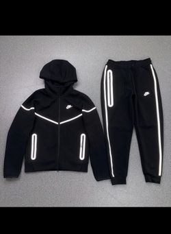 Black reflective Nike tech