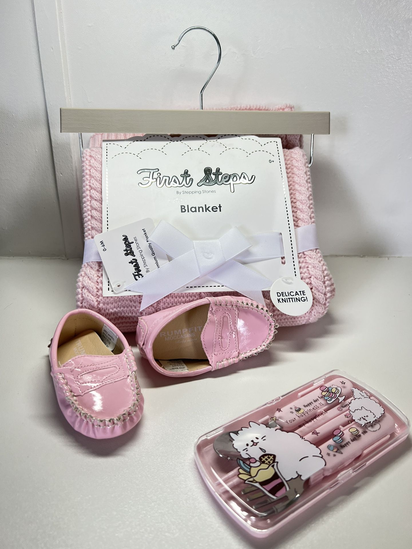 BABY PINK BLANKET  Trumpfit baby shoes size 6 - 12 months 3 pieces