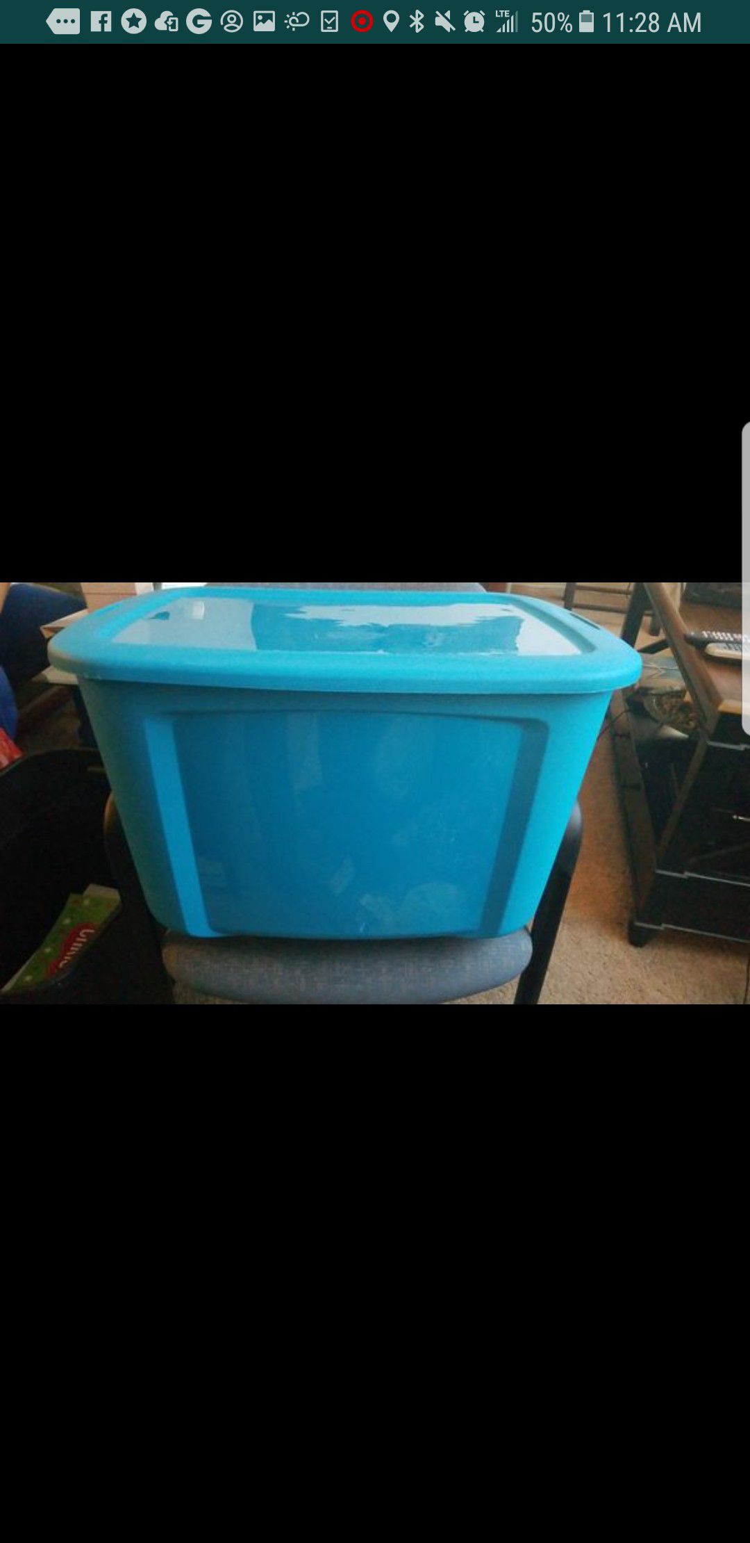 Bella 18 gal. Storage container with lid