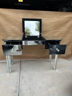 Mirrored Makeup Vanity Table 47"D × 18"W x 31"H