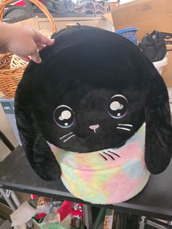 Na! Na! Na! Surprise bunny carrying case