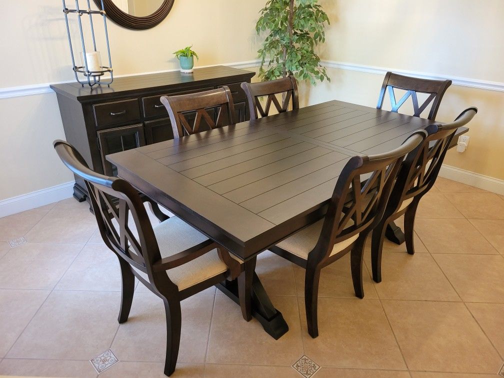 Macys Baker Street dining set, 9 Pieces for Sale in Orlando, FL OfferUp