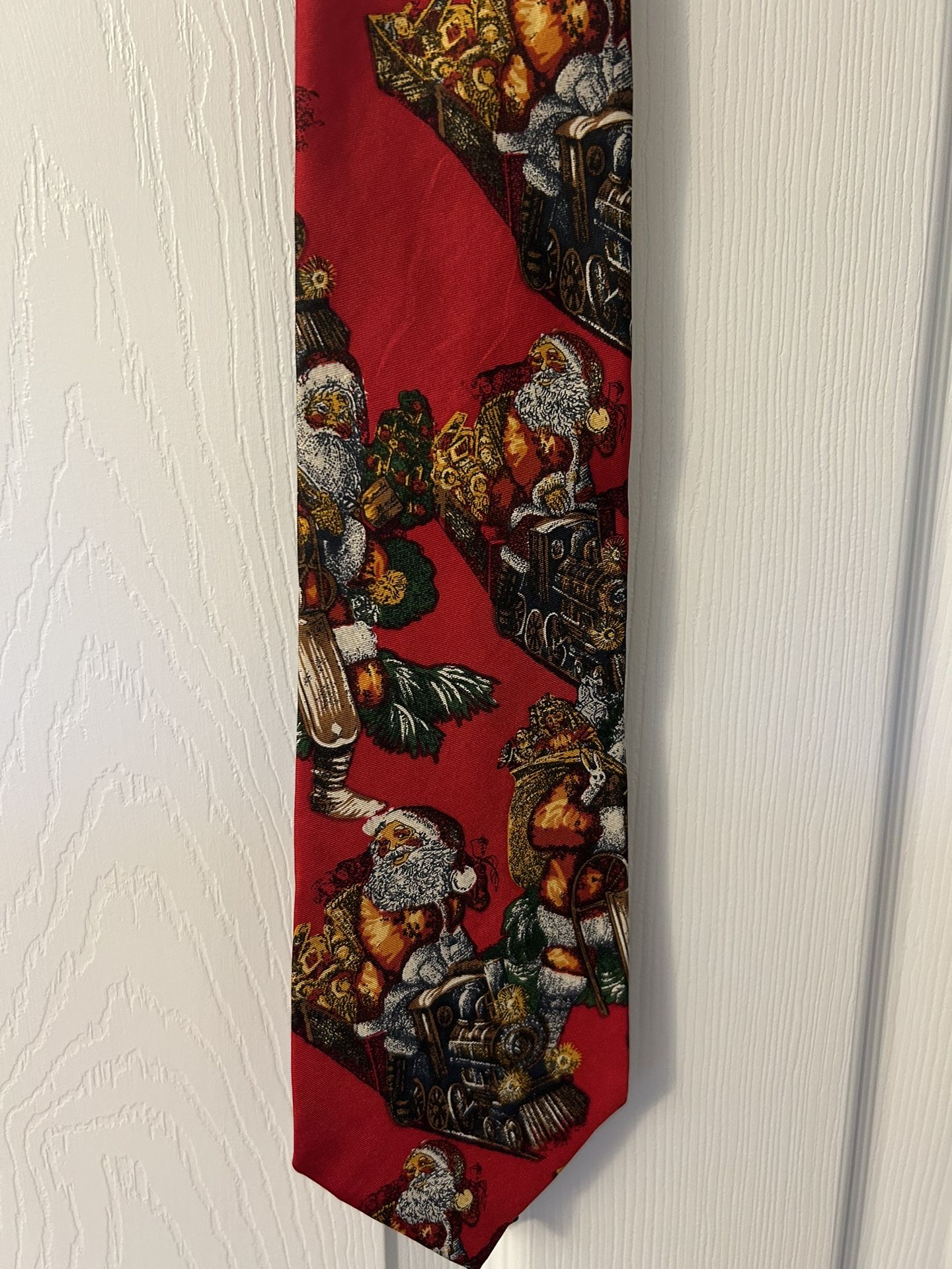 Fashion House RTHR Neck Tie Mens Red Santa USA Made