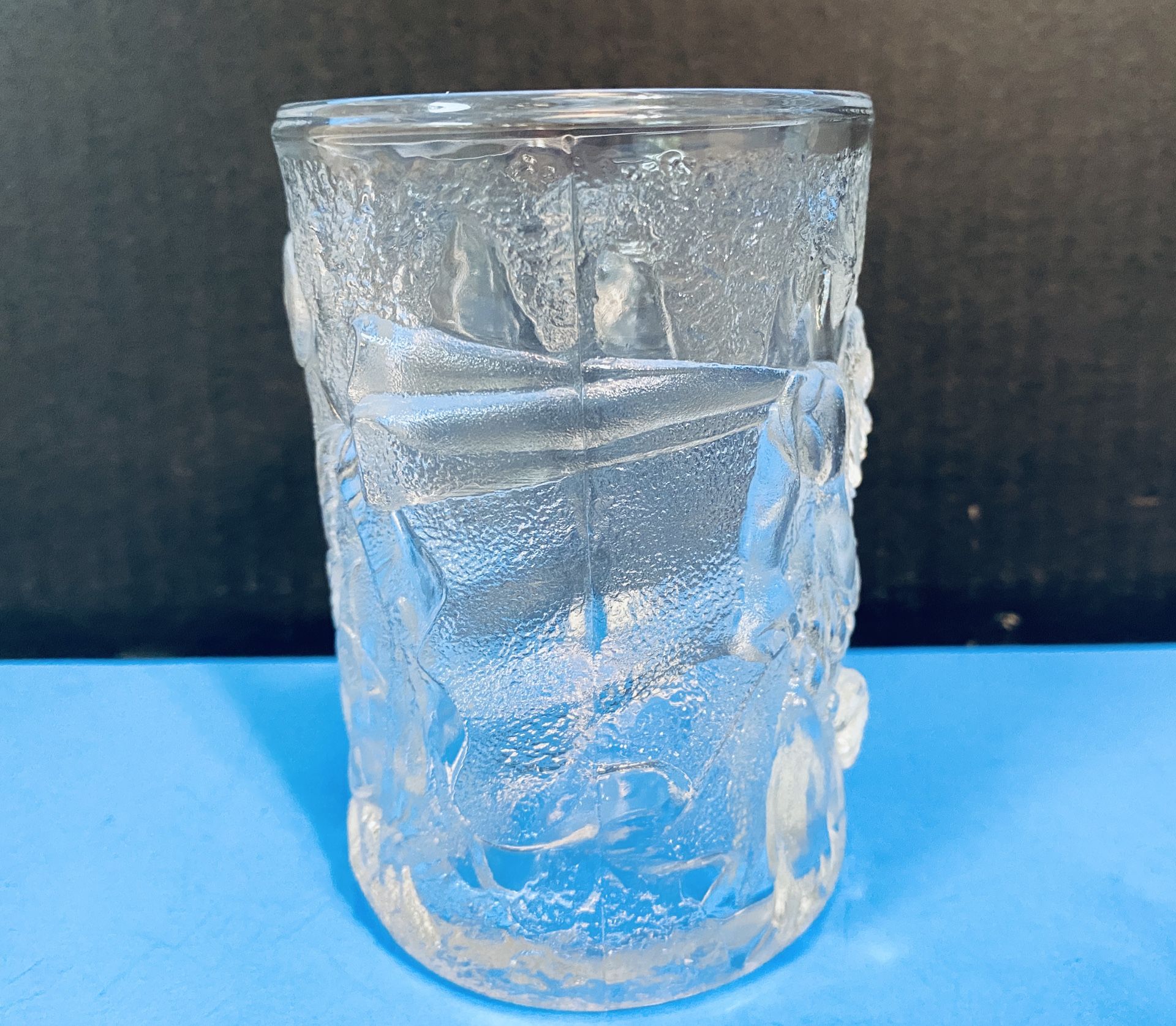 1993 "PRE-DAWN MUG" FLINTSTONES MCDONALDS ROCDONALDS 3-D GLASS USA MADE EUC