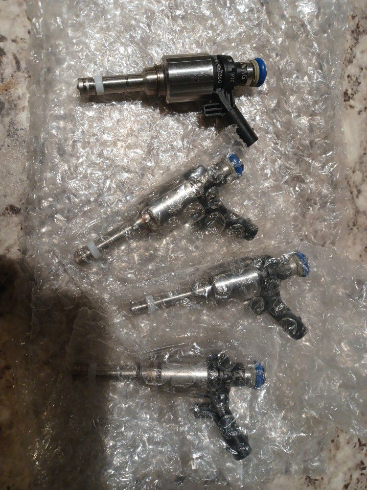 4 fuel injectors