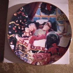 Vintage Avon Christmas Dreams 2000 Collectible Plate 