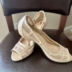 Beautiful Aerosoles Shoes- Size 7