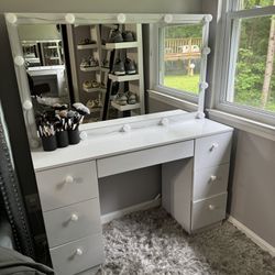 vanity makeup desk