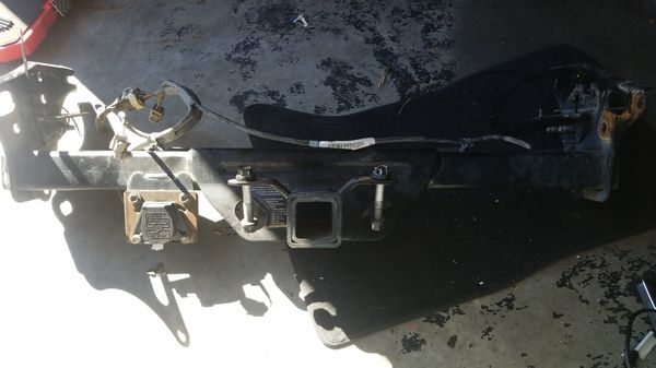 Tow hitch for Toyota Tacoma 2006 for Sale in Victorville, CA - OfferUp