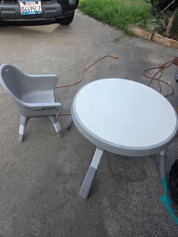 Kids chair and table
