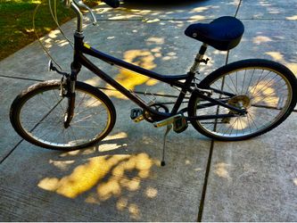 Giant Suede cruiser bike
