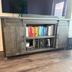 Tv stand/console - 6 Drawers 