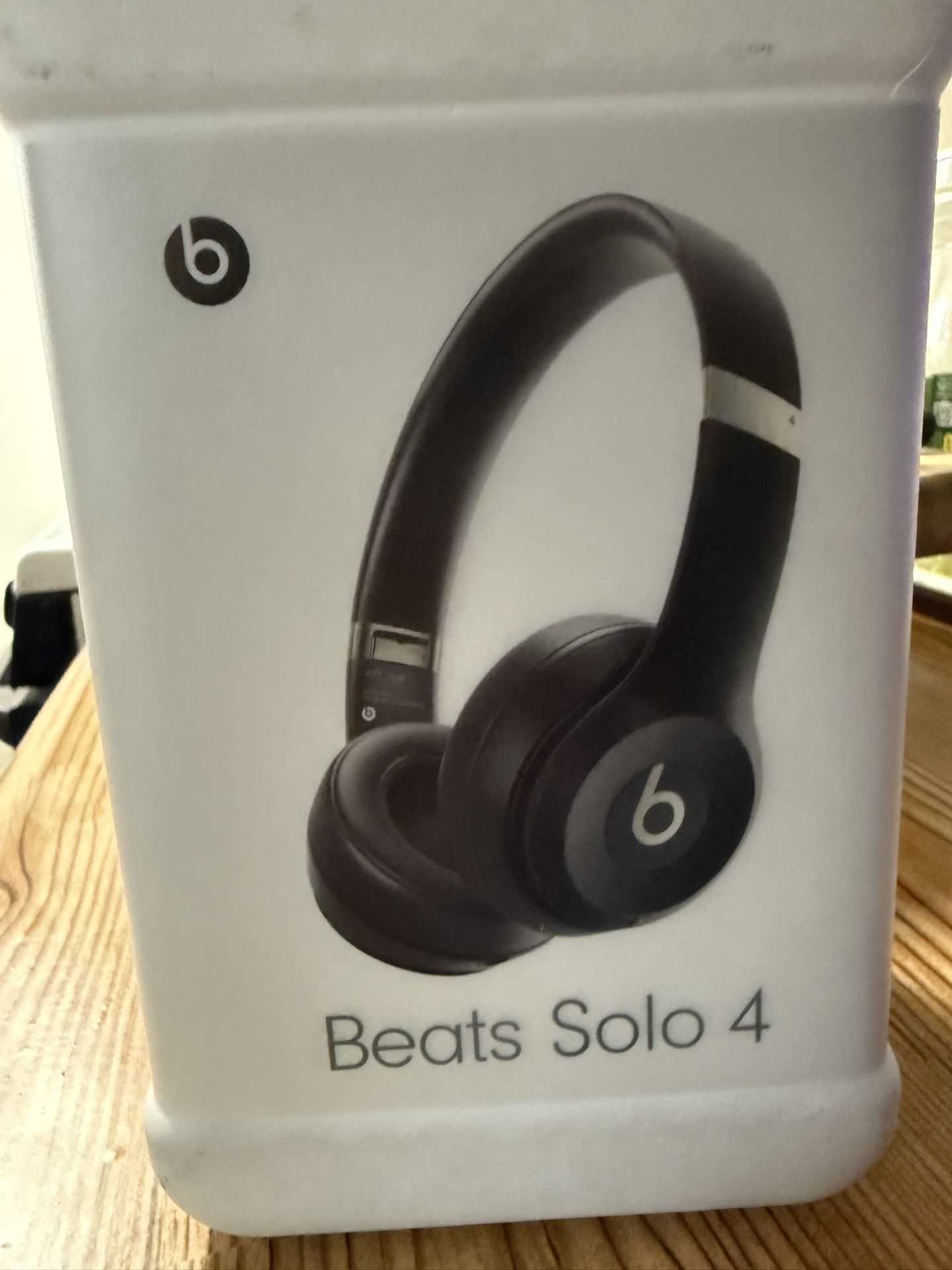 Beats Solo 4