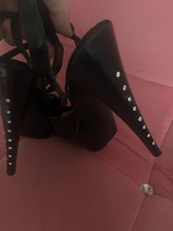 Super sexy stilettos size 9 $10 some peeling see PICTs