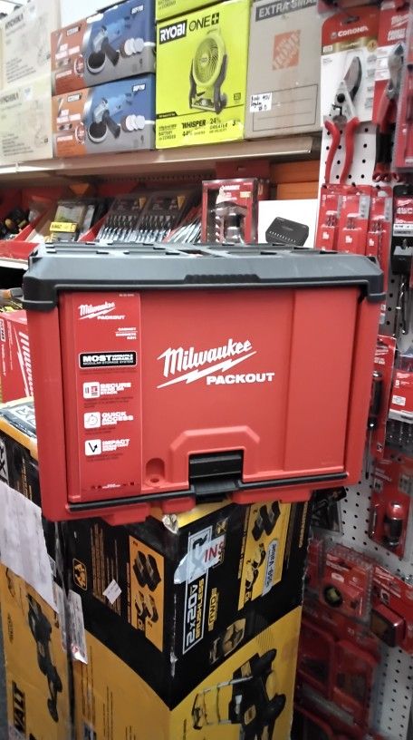 MILWAUKEE PACKOUT CABINED