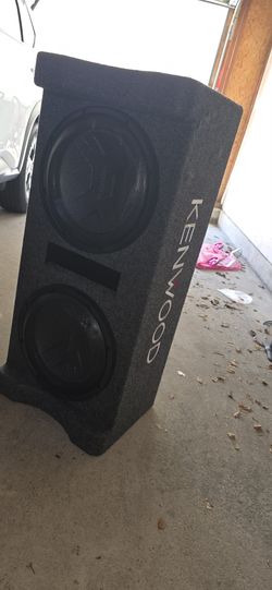 Kenwood dual 12" subwoofer w/enclosure