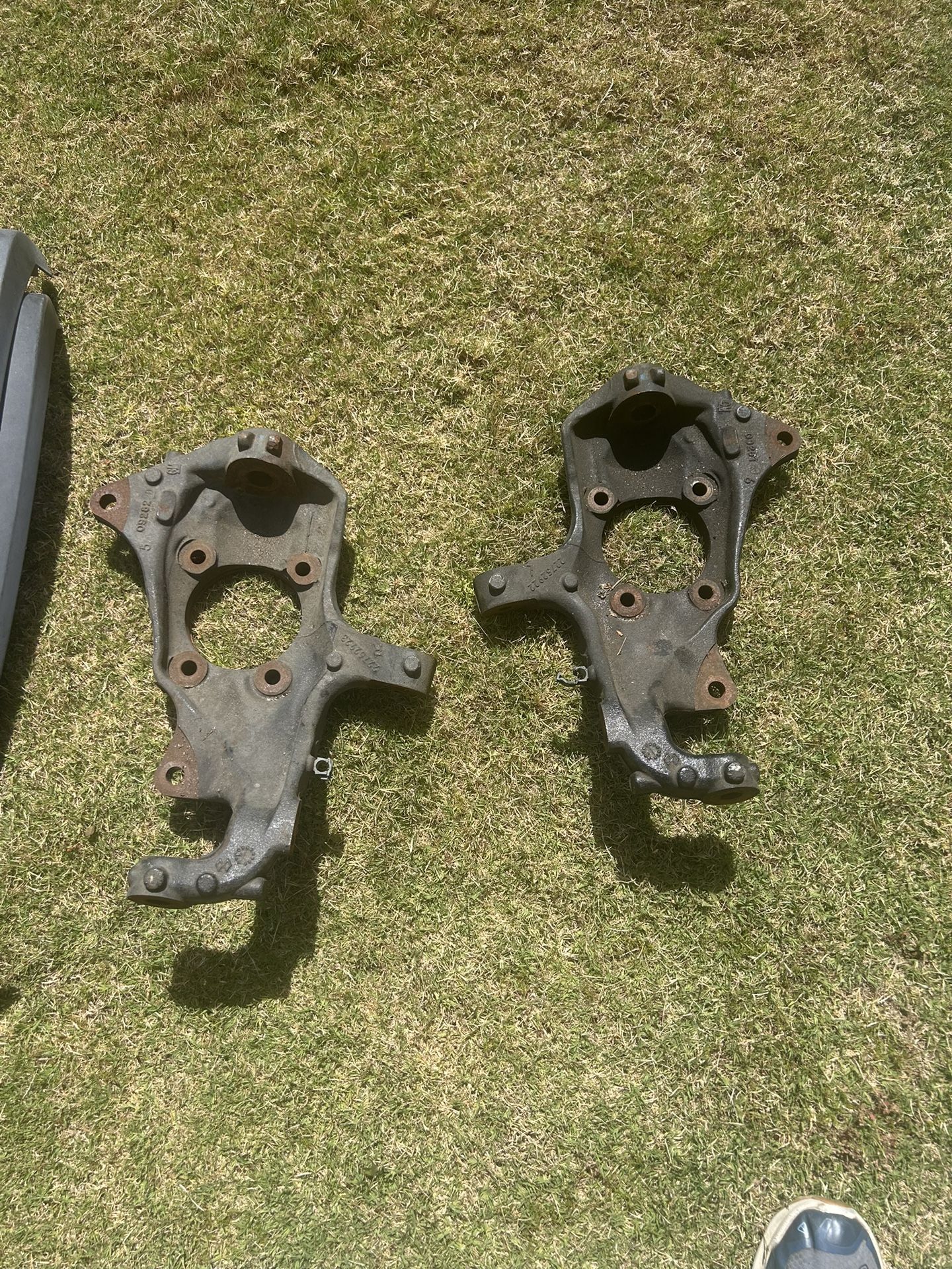 GMC 2500 Steering Knuckle