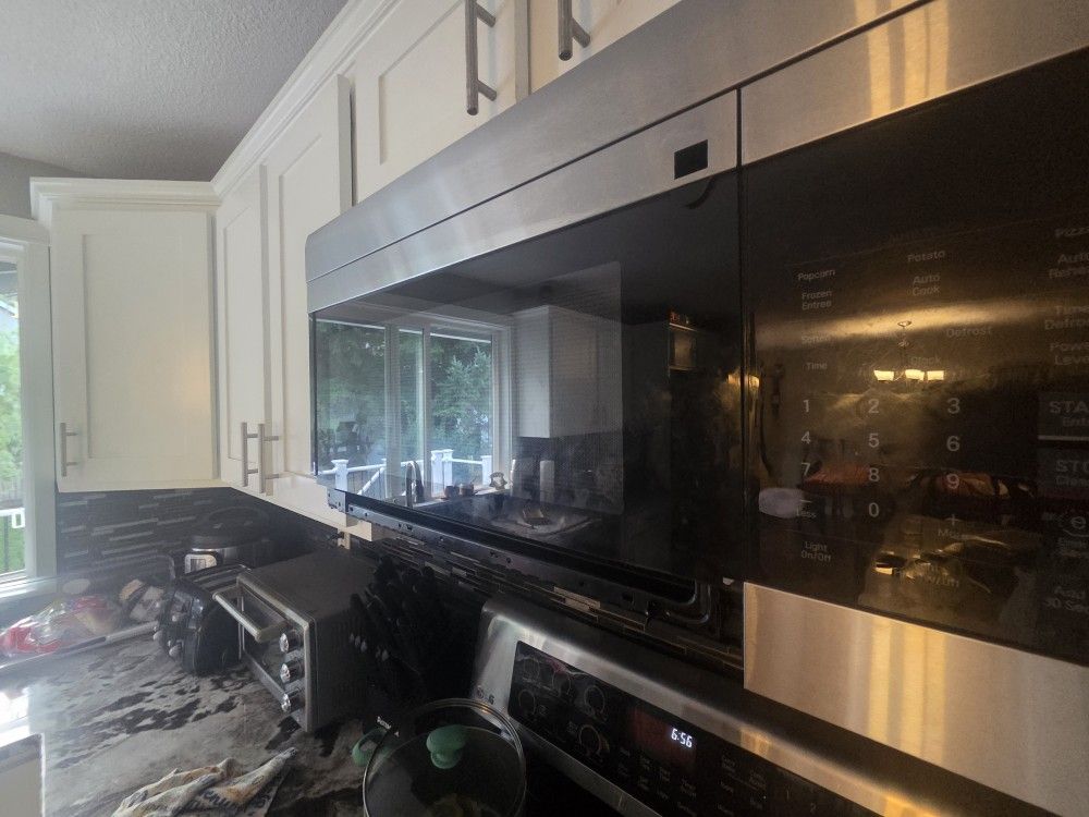 LG Microwave Oven with Exhaust Fan