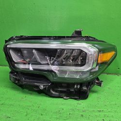 TACOMA 2020 2022 2023 DRIVER HEADLIGHT OEM