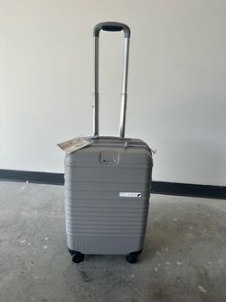 Beis carry on roller in grey