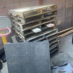 Smaller Pallets Some Plastic 