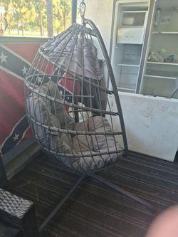 Swinging chair