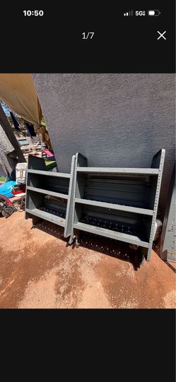 Adrián steel shelves cargo van
