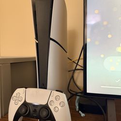 Playstation 5  Digital Edition 1 TB + Razer Dual Sense Charger