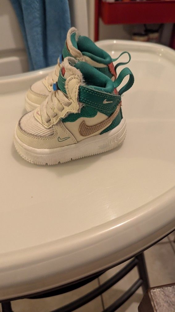 Infant Nikki Size 2C