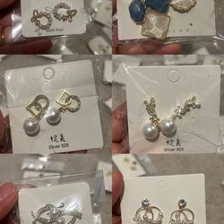 Exquisite and fashionable earrings