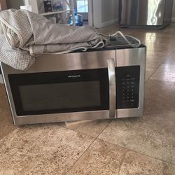 Microwave Over Range - Does Not Work