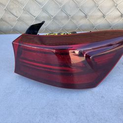 2022-2023 Kia Forte Right Tail Light OEM