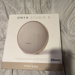 Onyx Studio 9