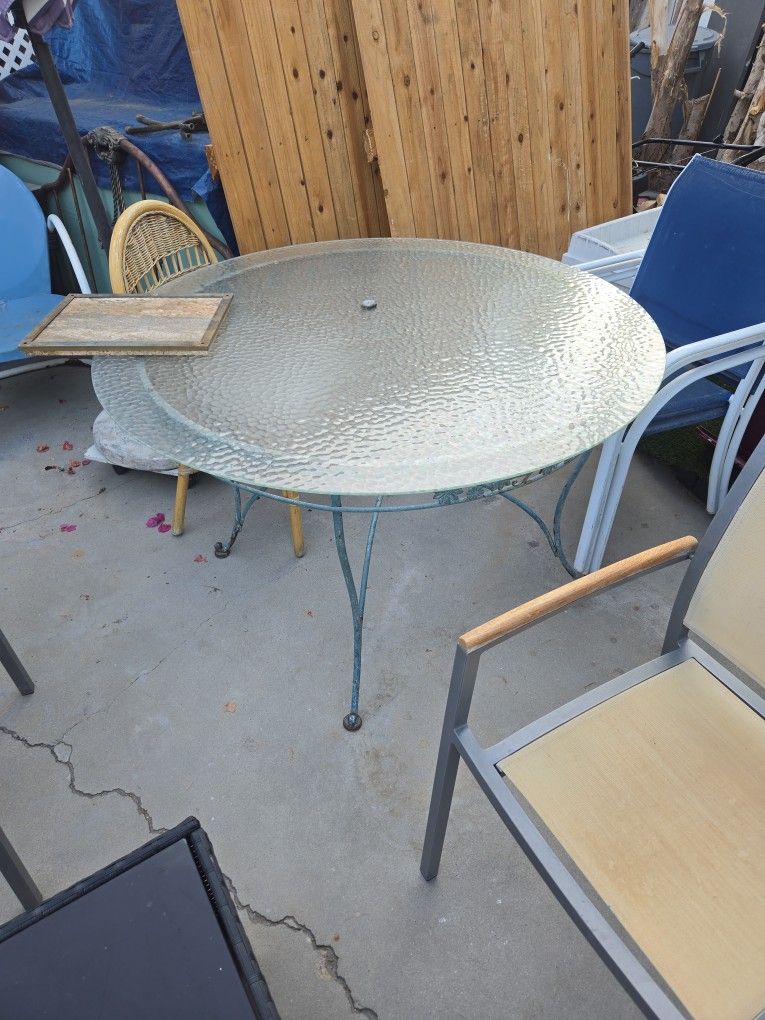 Wrought Iron Patio Table / Great Style