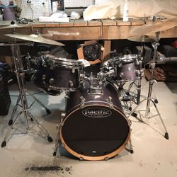 Complete drum set