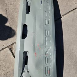 Hyundai Santa cruz  Tailgate Liftgate Oem 22 to 25 damaged