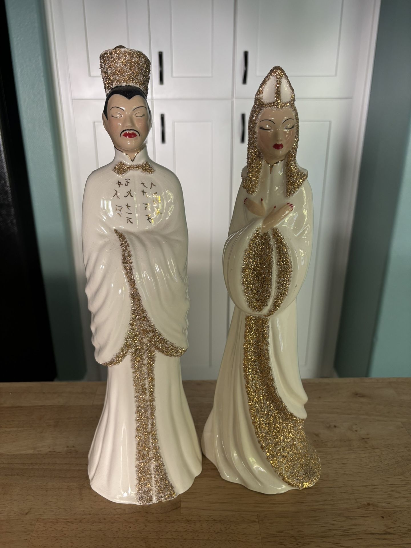 VINTAGE MID CENTURY SET OF 2 ASIAN STATUES 17 1/2" TALL