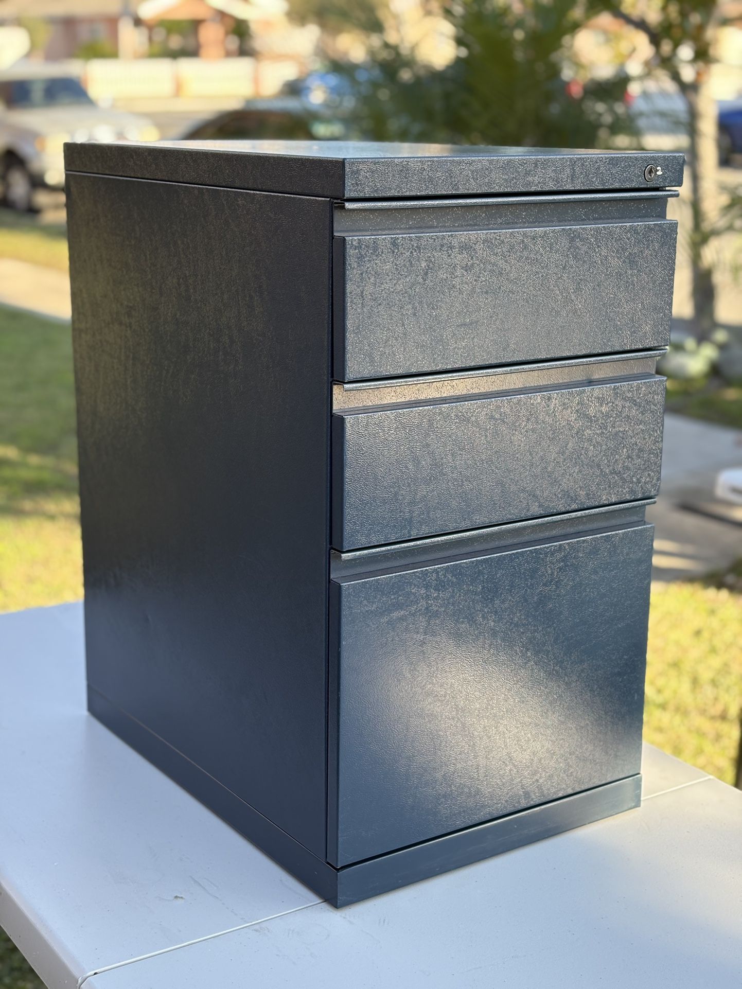 Herman Miller Meridian 3-Drawer Pedestal Cabinet – Premium Metal Filing Drawer