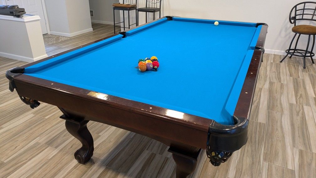 Full Size 9 Foot Buckhorn Pool Table 