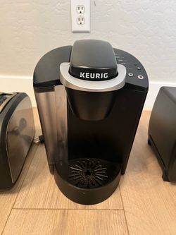 Keurig K-Classic K50 Single Serve K-Cup Pod Coffee Maker w/ 3 Brew Sizes & Large 48 oz. Reservoir
