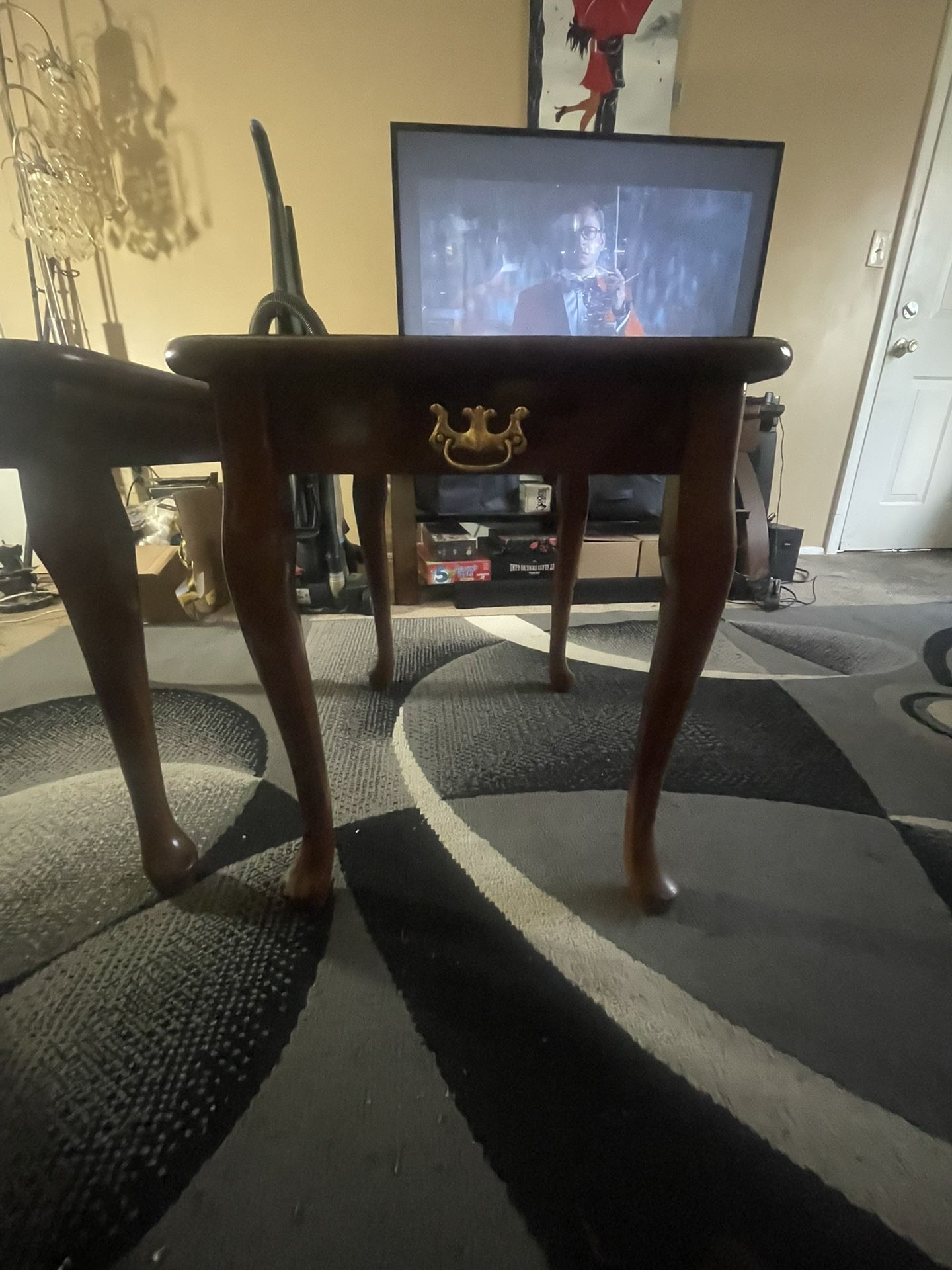 2 End tables In Good Condition