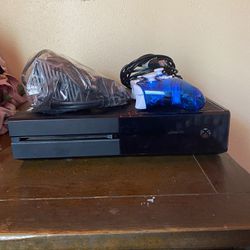 Xbox One With Wired Controller