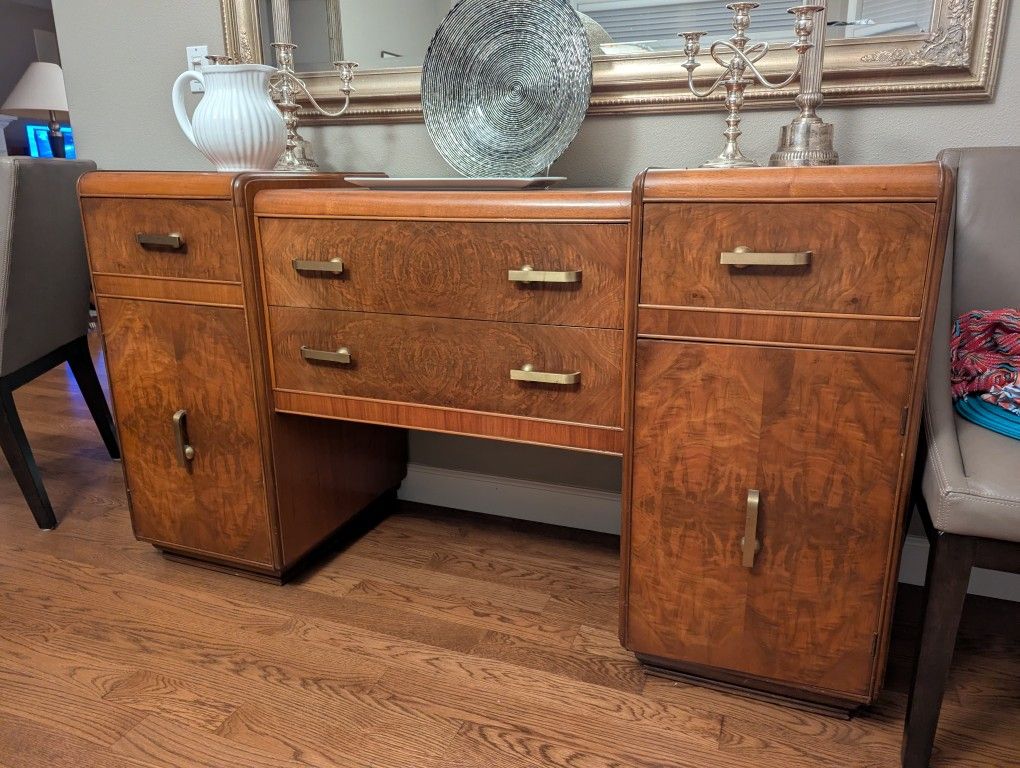 Dining Room Set - Buffet, Table, Chairs, Leaves