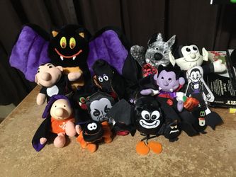 LOT OF 16 BATS DRACULA VAMPIRE BATS PLUSH BEANIE HALLMARK MISTER D RUSS BERRIE