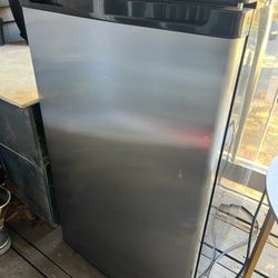 Magic Chef Refrigerator 