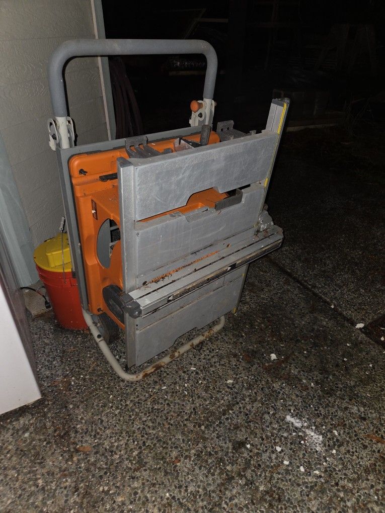 Ridgid Table Saw